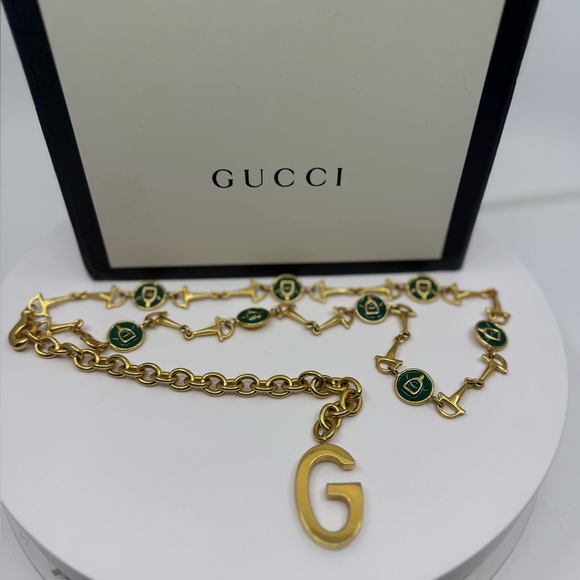 Gucci VINTAGE Horsebit Chain Belt Gold with Green Enamel Medallions beautiful - Picture 2 of 12